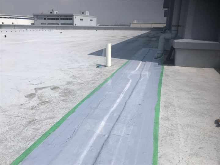 ウレタン防水１層目完了