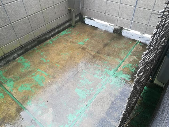 バルコニーからの雨漏り