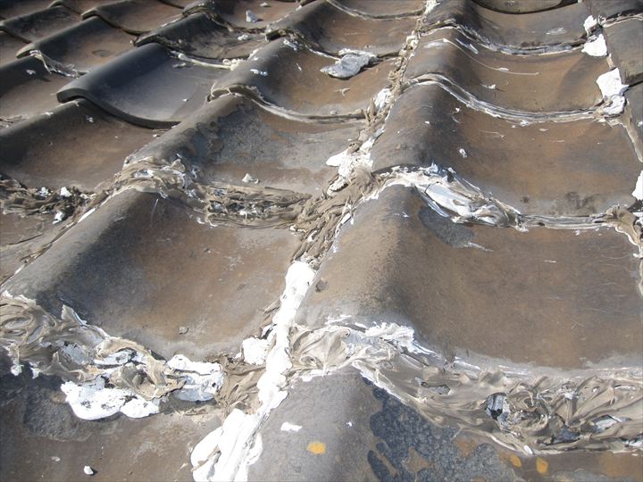 雨漏りを応急処置してきた瓦屋根