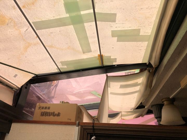 サンルーム屋根のポリカーボネートの劣化