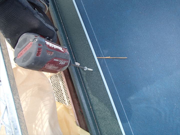 唐草板金の取り付け
