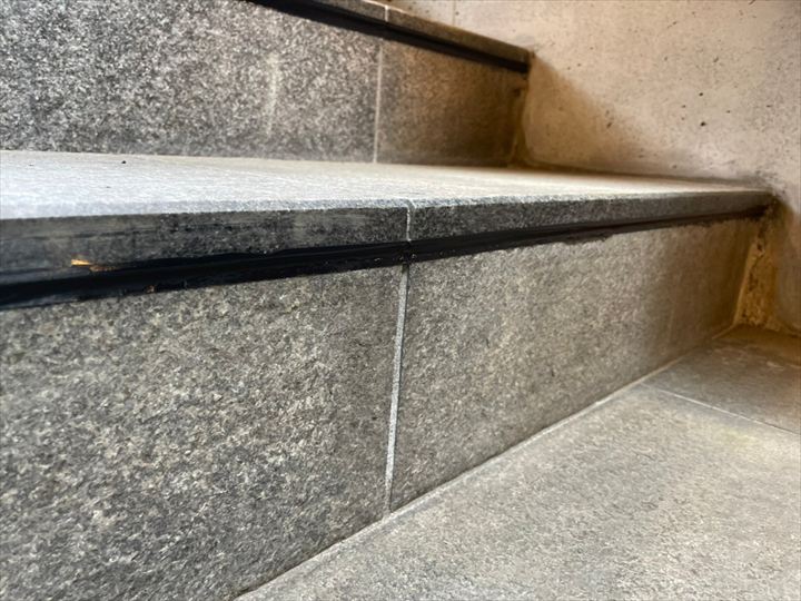 雨水が侵入しやすい箇所へシール処理