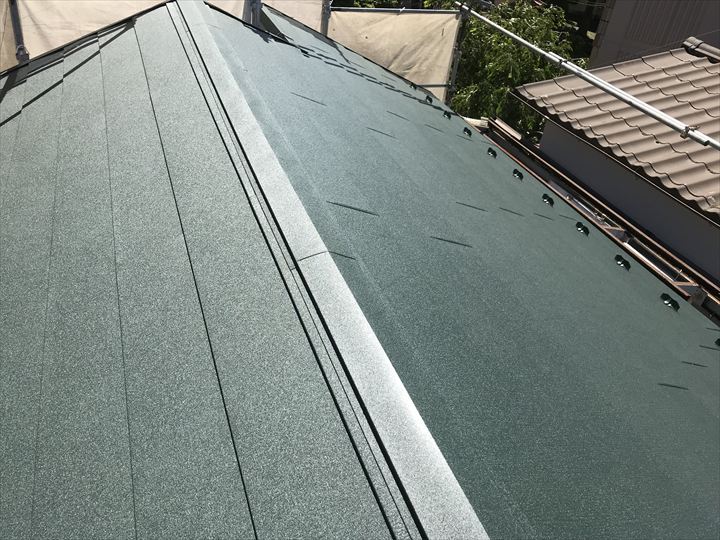 屋根葺き替えと棟板金交換