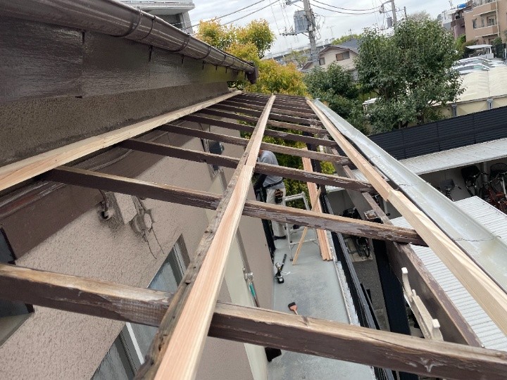 補強材を入れた桟