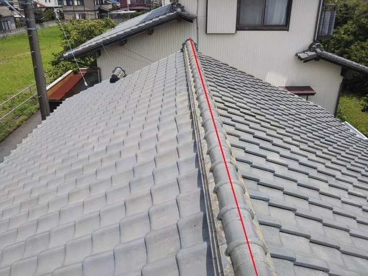 棟瓦取り直し工事後の瓦屋根