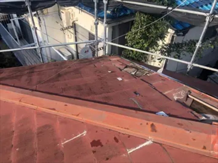 台風で剥がれた棟板金