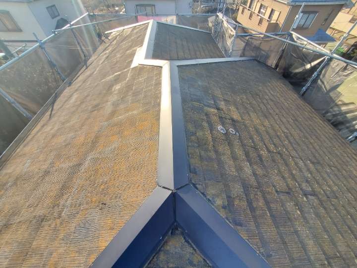 台風で飛散した棟板金にタフモックを採用した棟板金交換工事を実施