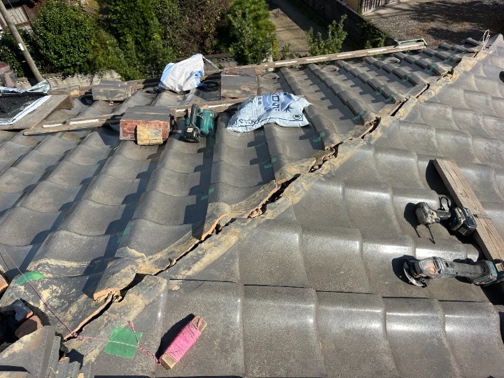棟瓦解体後の屋根