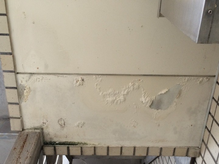 傷んだ軒天の状態