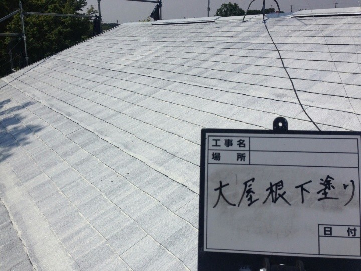 サーモアイシーラーで下塗り作業