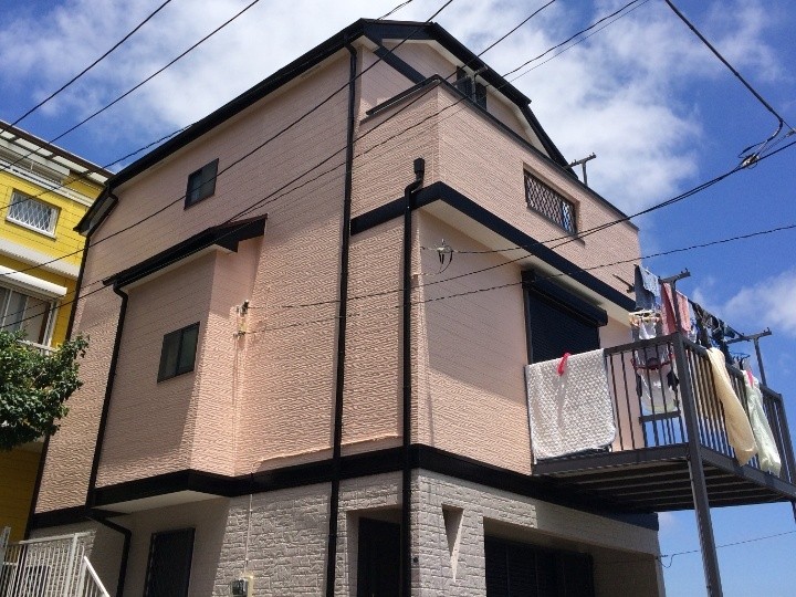 築14年の屋根外壁にファインシリコンフレッシュとサーモアイ４Ｆを用いて塗り替え工事
