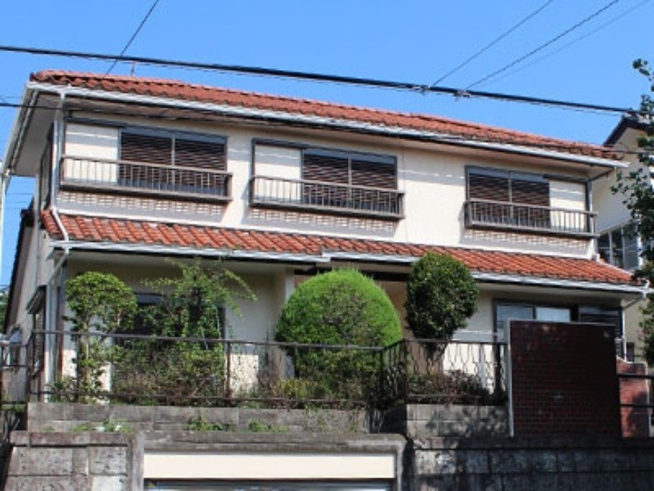 築35年お住まいに「屋根部分葺き替え＋棟瓦取り直し」で復旧工事