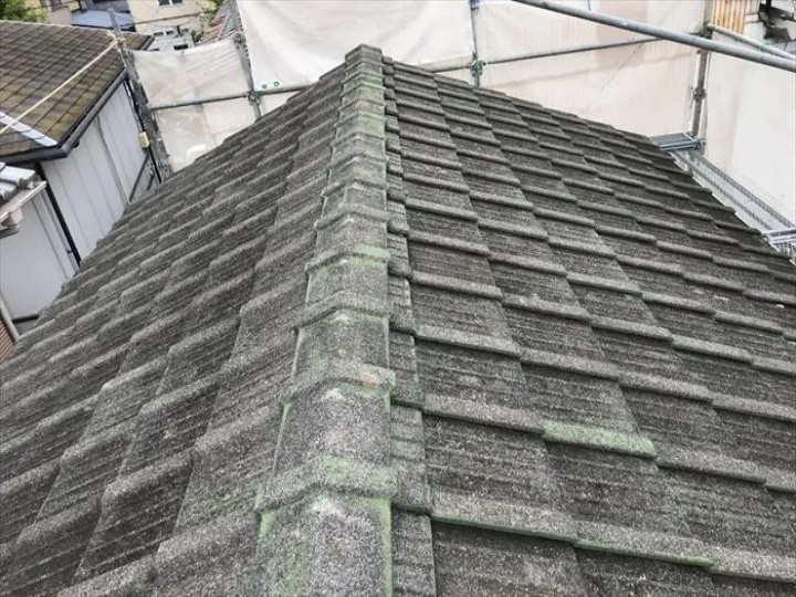 劣化したセメント瓦屋根