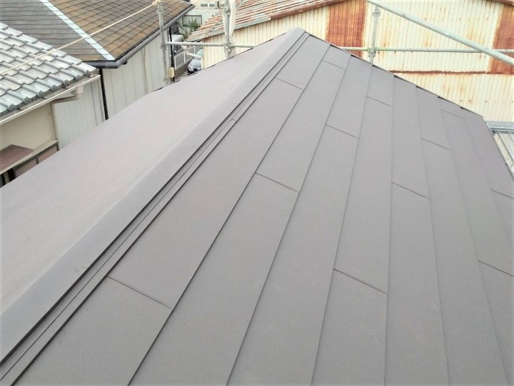 スーパーガルテクト屋根へ葺き替え工事したお住まい