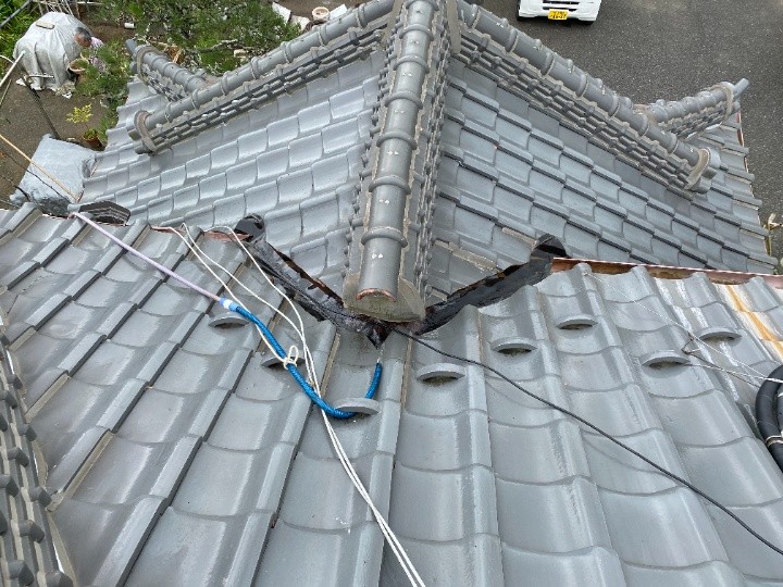 雨漏りした谷板金の状態