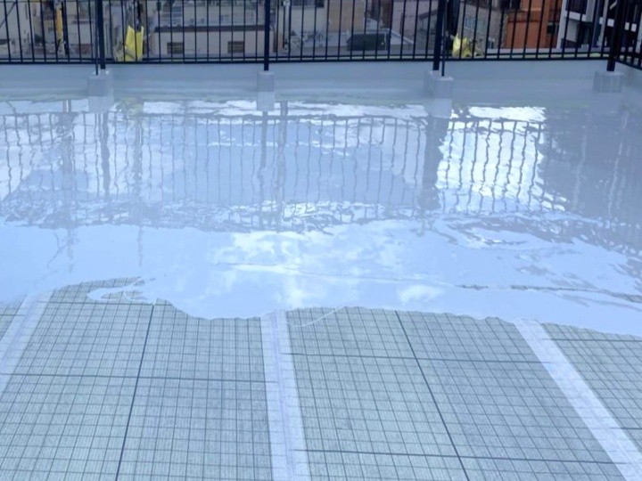 ウレタン防水材の塗布