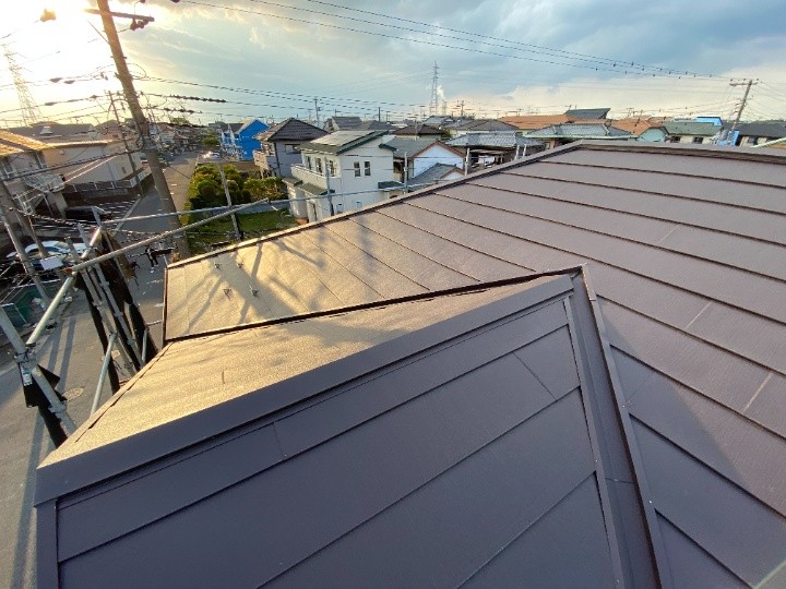 スーパーガルテクト屋根へ葺き替え工事したお住まい