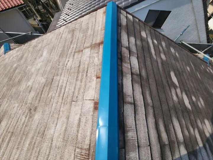 棟板金に樹脂製貫板を採用した棟板金交換工事を実施したお住まい