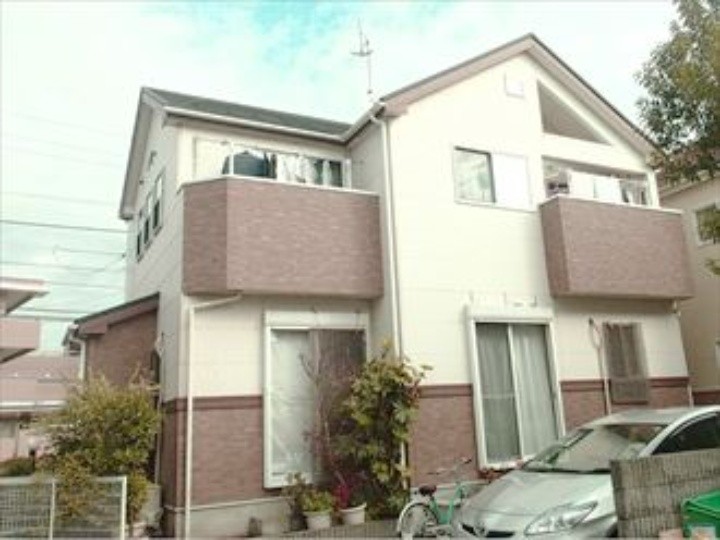 屋根外壁塗装工事前のお住まい