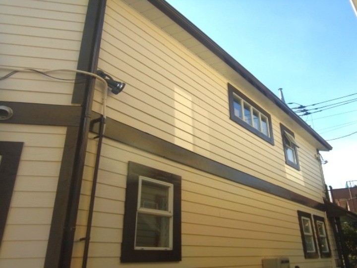 屋根外壁に「横暖ルーフきわみを用いた屋根カバー工法＋外壁塗装工事」したお住まい