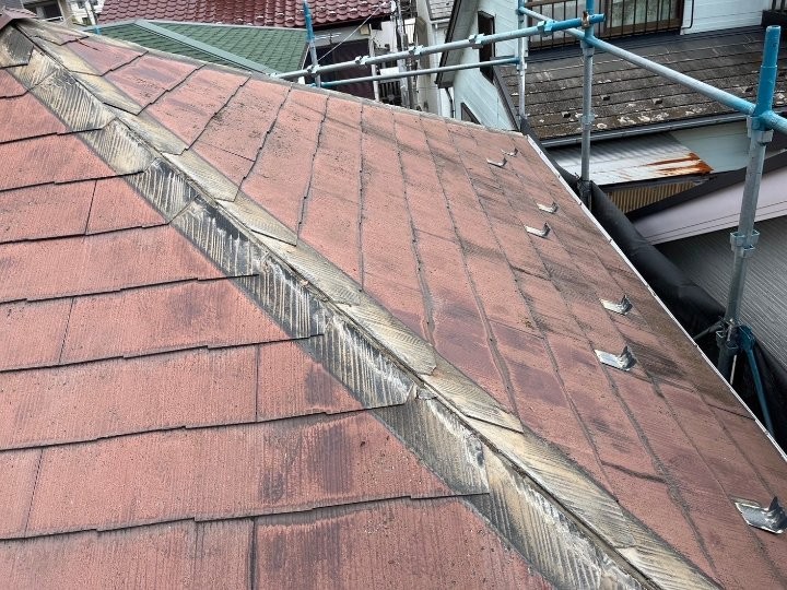 棟板金撤去後の屋根