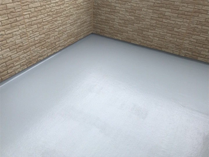 腰壁から雨漏りしたルーフバルコニーへFRP防水工事を行い再発防止と耐久性向上