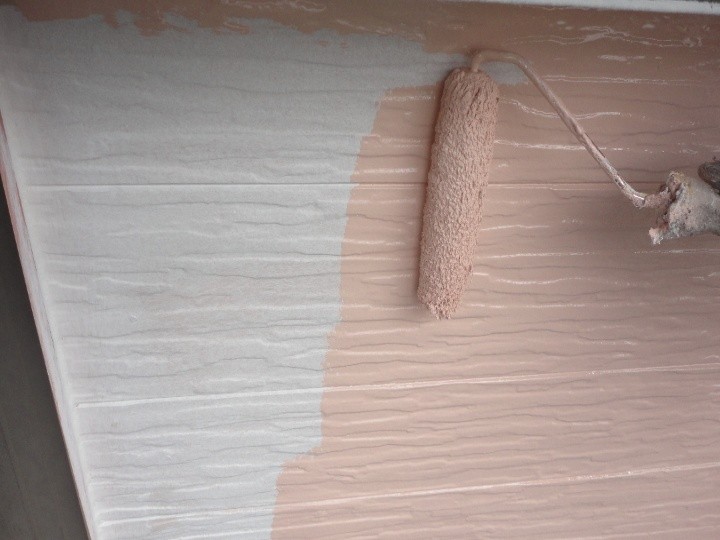 ファインシリコンフレッシュで中塗り上塗り作業（二層塗り）