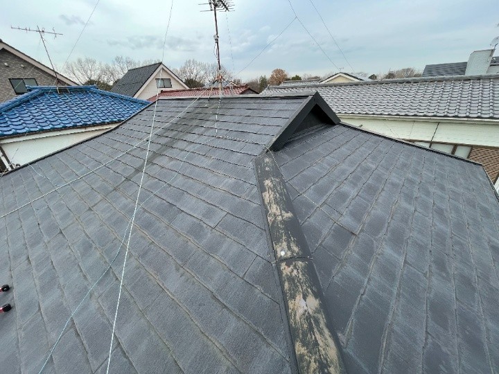 全体が色あせた屋根