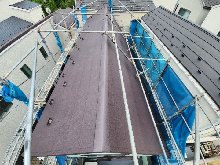 スーパーガルテクトで屋根カバー工事を実施したお住まい