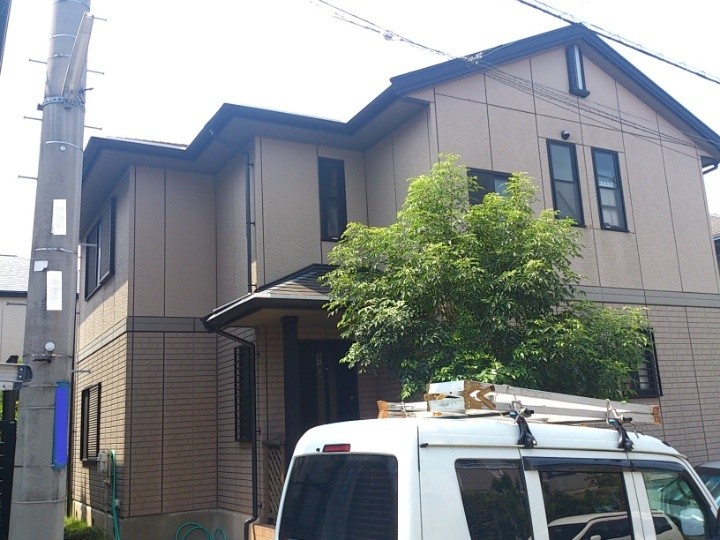 屋根外壁塗装工事前のお住まい