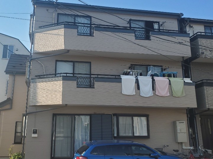 「スーパーガルテクトで屋根カバー工事＋遮熱塗料で外壁塗装工事」した後のお住まい