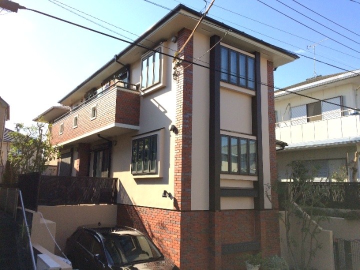 屋根外壁塗装工事前のお住まい