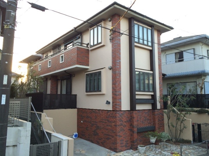 屋根外壁塗装工事後のお住まい