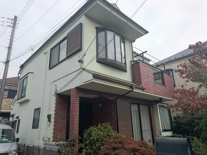 屋根外壁塗装工事前のお住まい