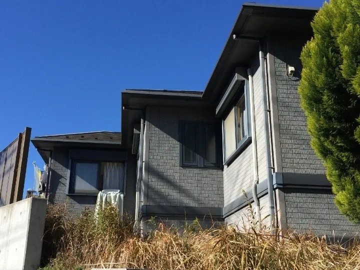 屋根外壁塗装工事前のお住まい