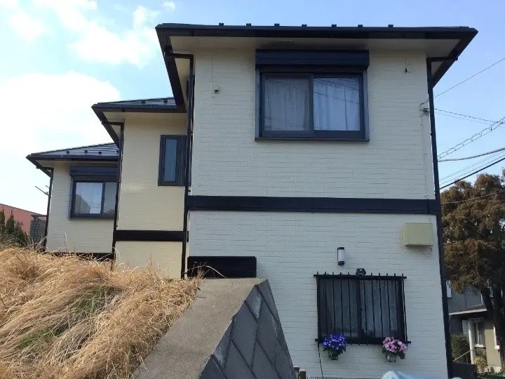パーフェクトシリーズを用いて屋根外壁塗装工事したお住まい