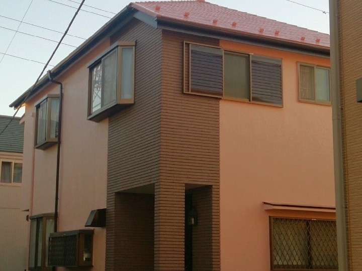 屋根外壁塗装工事して耐候性と美観を復旧したお住まい