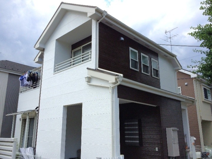 屋根外壁を塗り替え工事してリフォームした築１０年お住まい