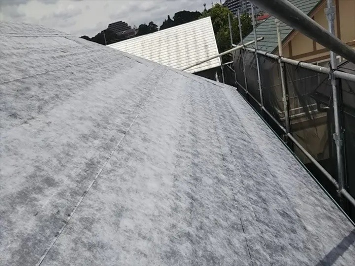 防水紙を敷いた屋根