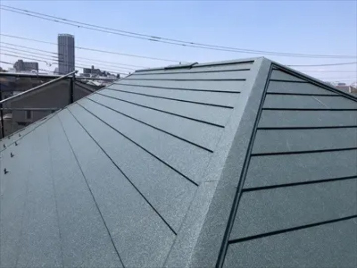 スーパーガルテクトで屋根カバー工事したお住まい