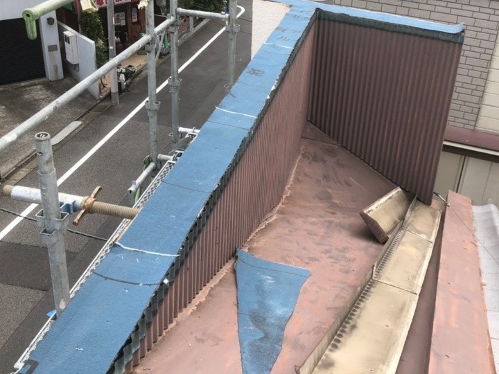防水紙を敷いた笠木下地