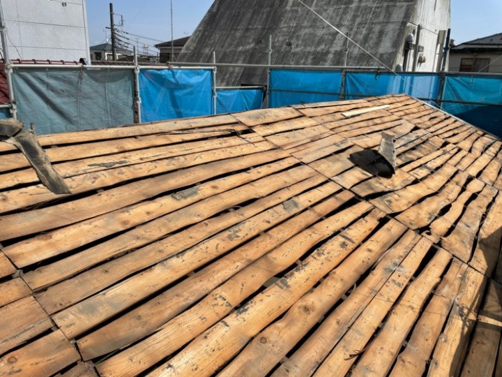 瓦撤去後の屋根下地