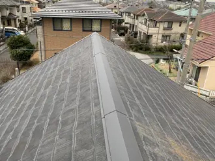 棟板金を貫板から交換し耐風性を回復したスレート屋根