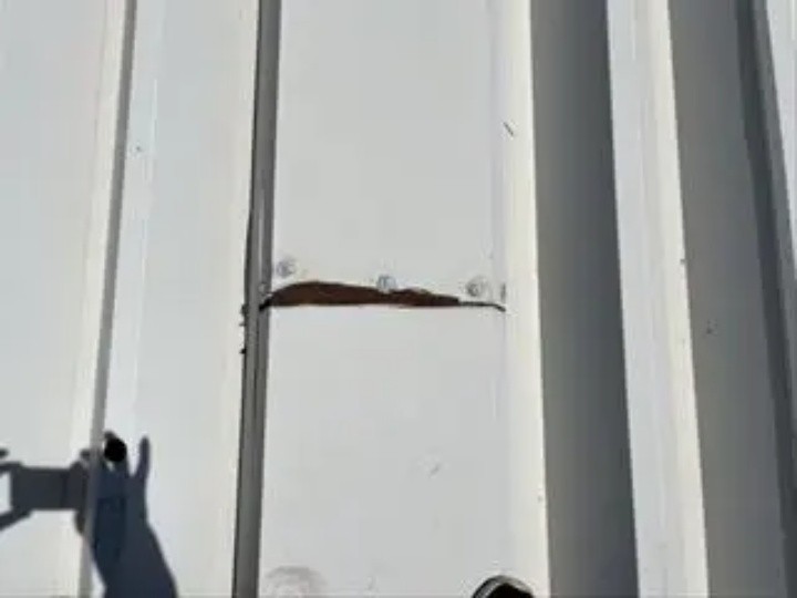 傷んだ折半屋根の状態