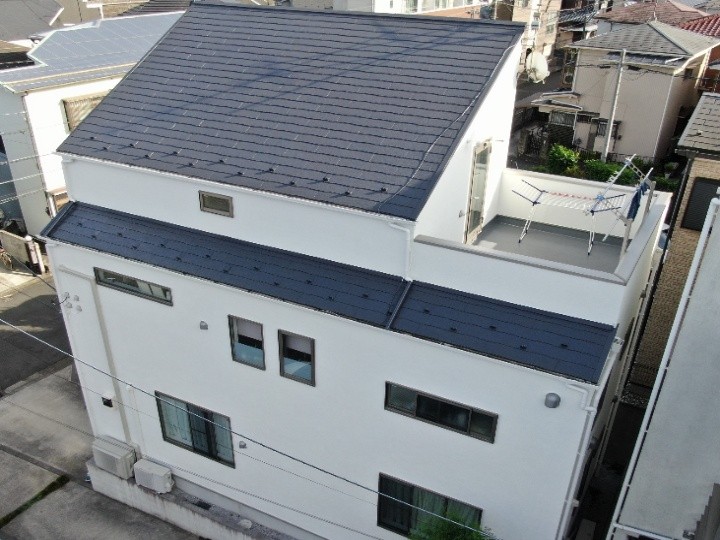 「サーモアイ4Ｆで屋根塗装工事＋エラストコートで外壁塗装工事」を行い耐候性と遮熱性を向上