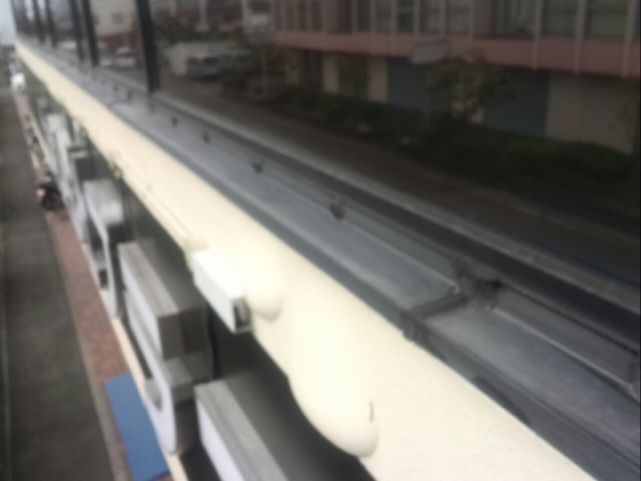 施工前のオフィスビルの外壁