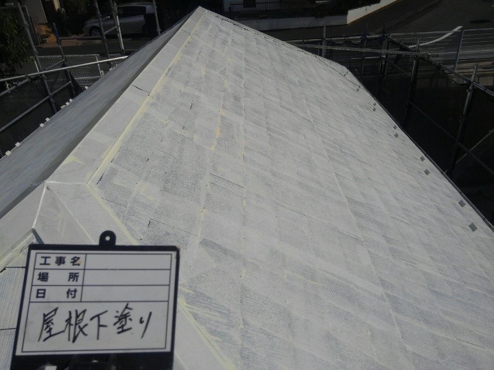 サーモアイシーラーで下塗り作業