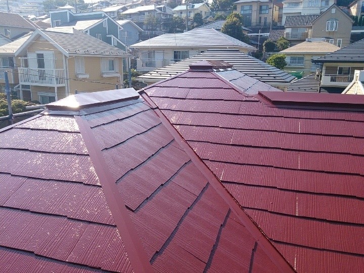 傷んだスレート屋根をサーモアイSiで塗装工事して美観を回復