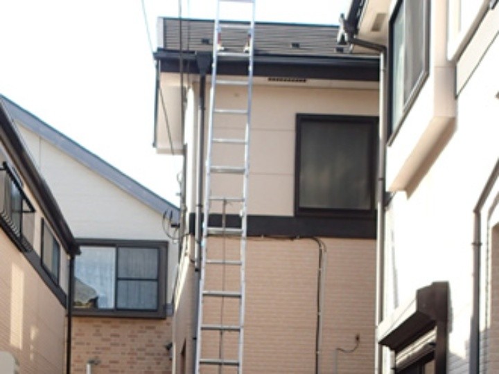 屋根外壁塗装工事前のお住まい
