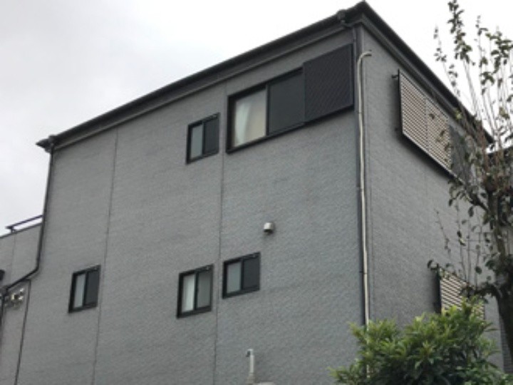 屋根外壁工事前のお住まい